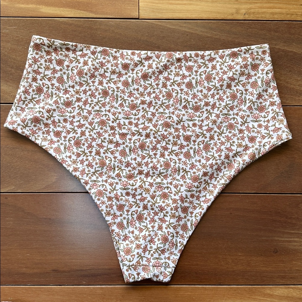 Kavala Samet High-Waisted Floral Bikini Bottoms in White and Blush M - Picture 5 of 8
